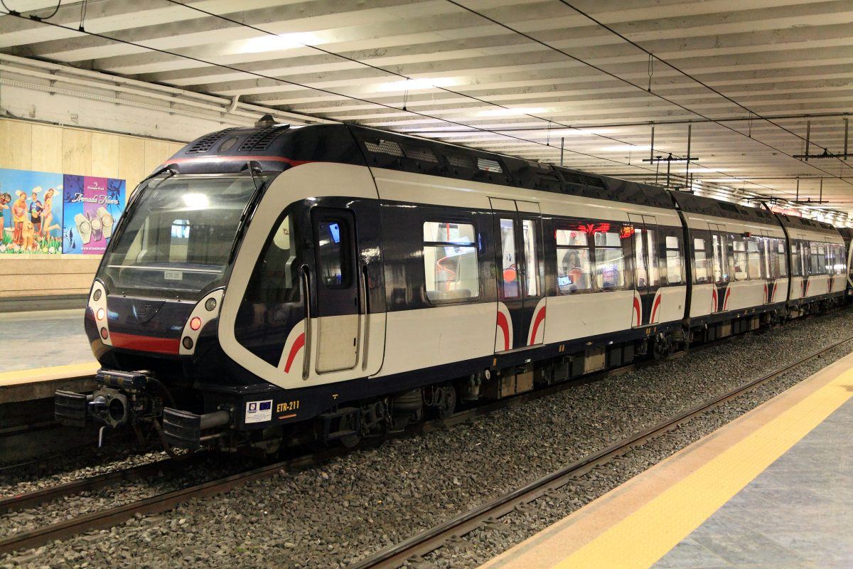 Viaggio nell’inferno della circumvesuviana: il Leviatano, simbolo del fallimento dei trasporti campani