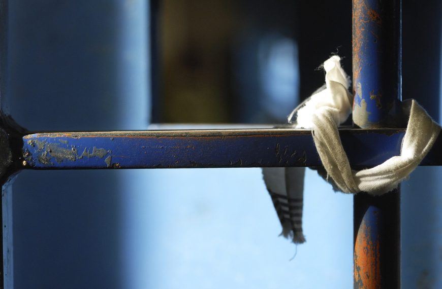 Suicidi in carcere: l’emergenza taciuta