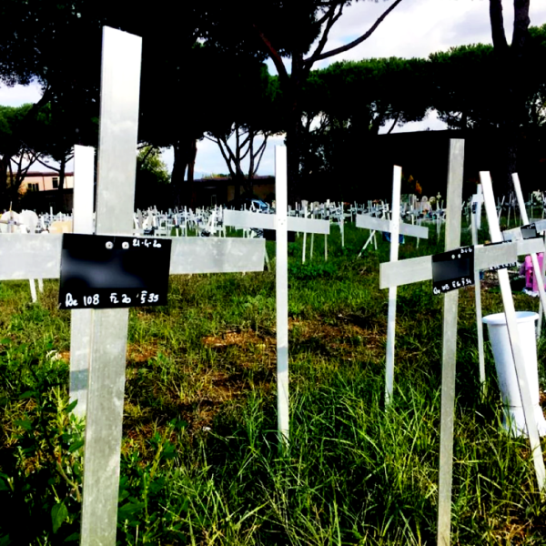 Cimitero dei feti, il GPDP sanziona Roma Capitale: illecita la diffusione dei nomi delle donne